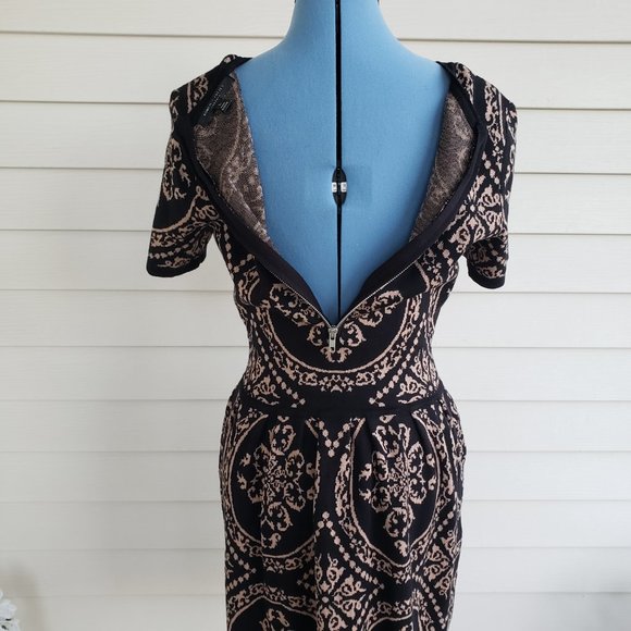 Romeo and Juliet Couture form fitting short sleeve sweater dress - Picture 7 of 8